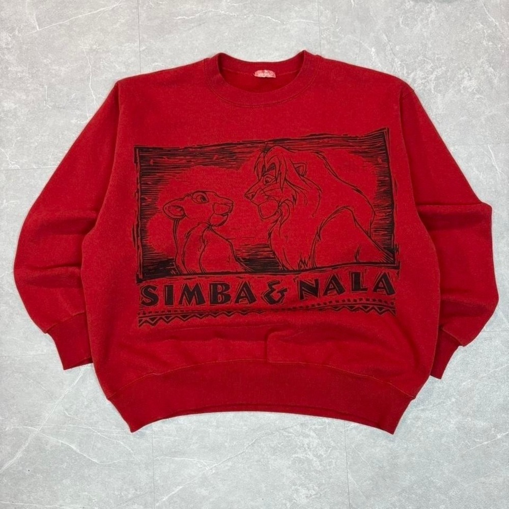 90's Disney Simba & Nala red sweatshirt #DisneyInspired